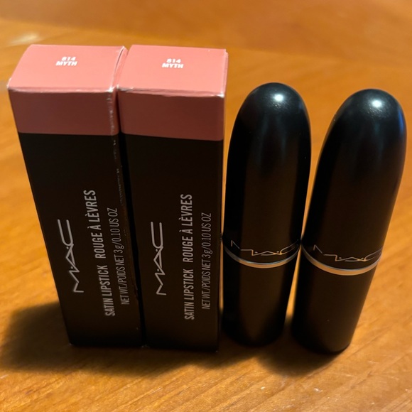 2 MAC Lipsticks Myth - Picture 5 of 16